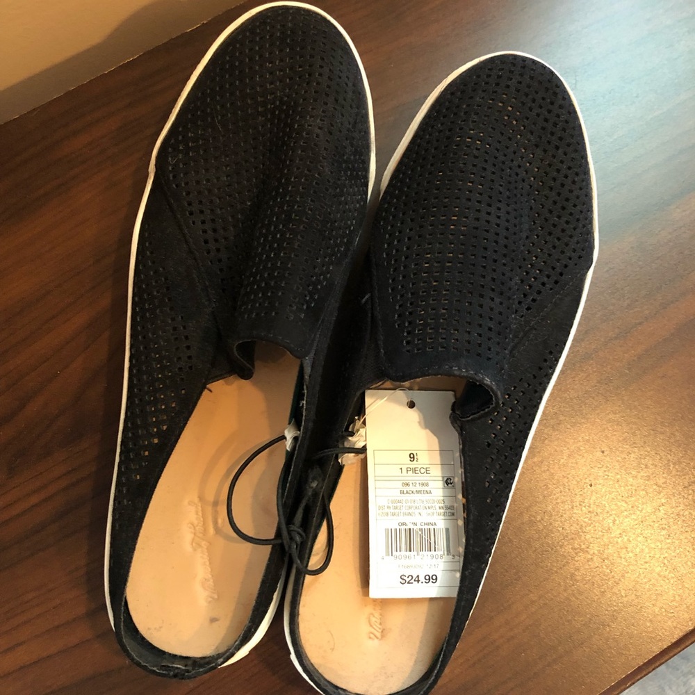 Universal Thread Black Slip On Shoes